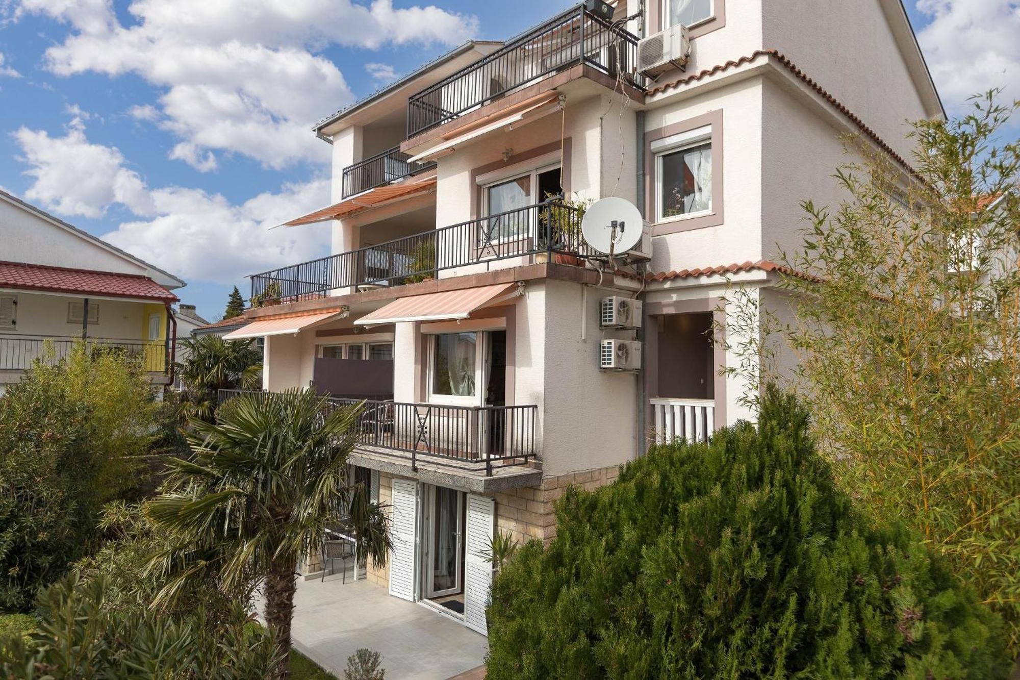 Apartments Karmen 1 Цриквениця Екстер'єр фото