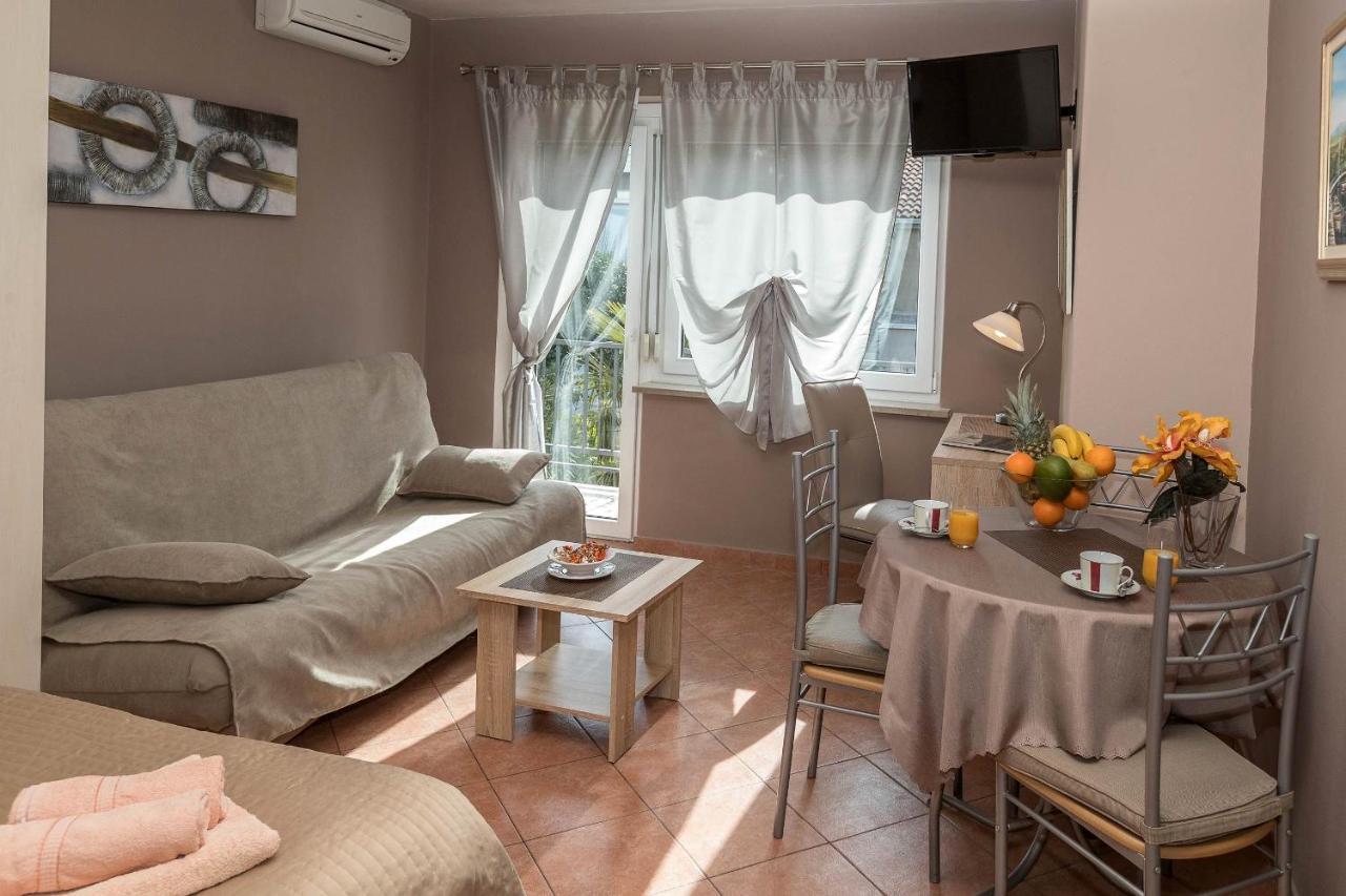 Apartments Karmen 1 Цриквениця Екстер'єр фото