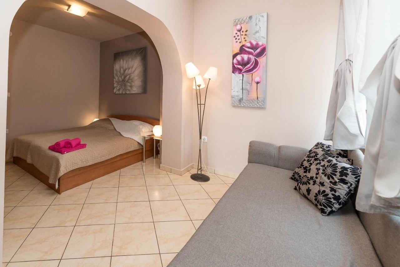 Apartments Karmen 1 Цриквениця Екстер'єр фото