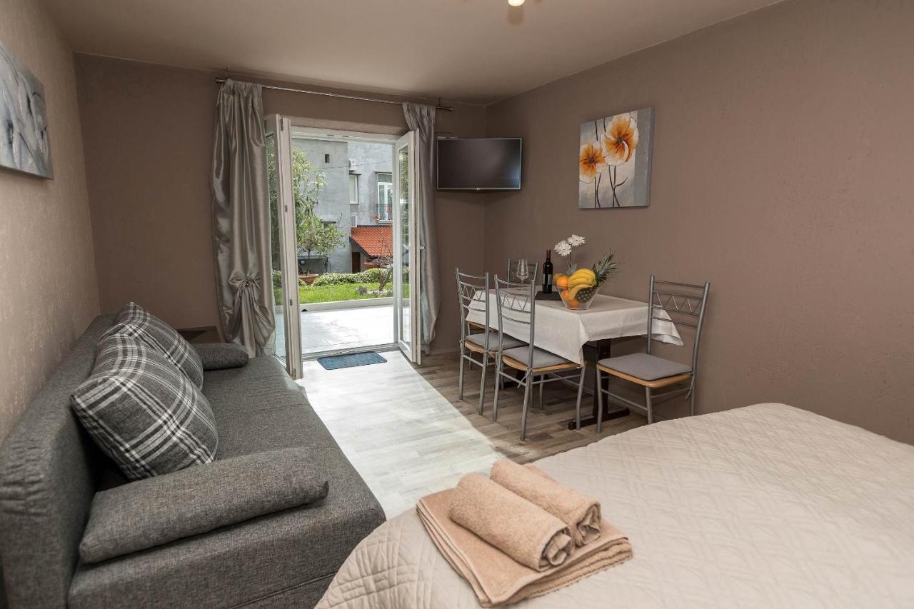 Apartments Karmen 1 Цриквениця Екстер'єр фото