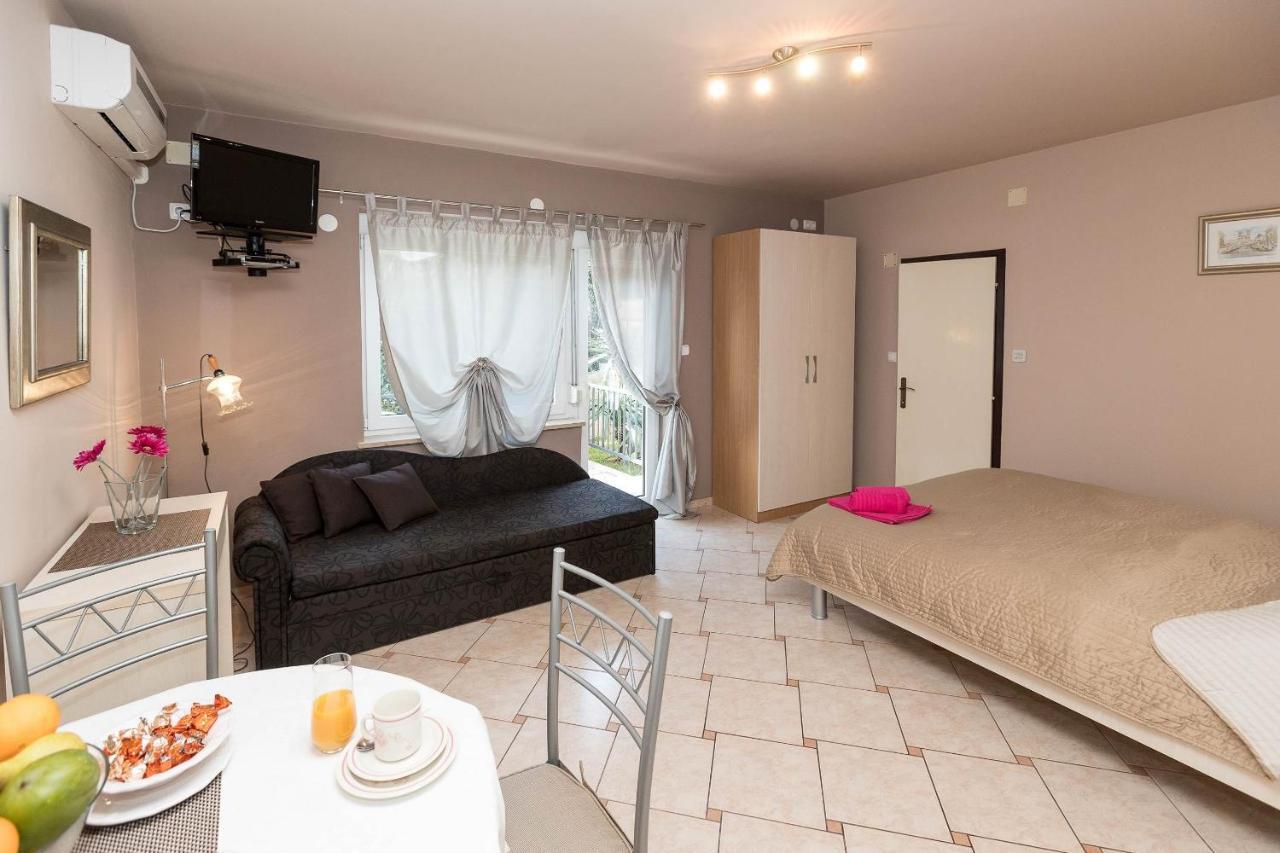 Apartments Karmen 1 Цриквениця Екстер'єр фото
